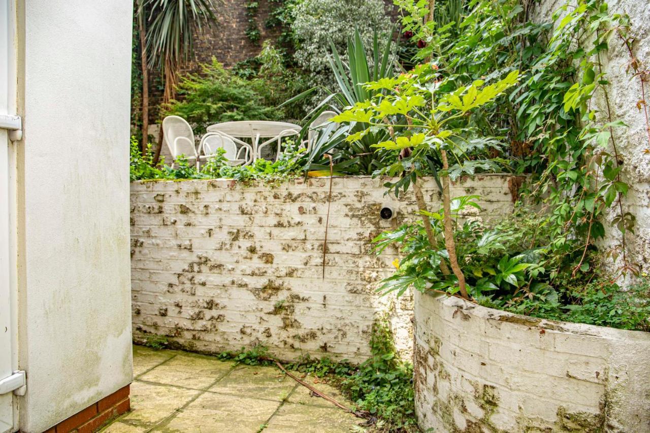 Bright Chelsea Garden Nest * Londra